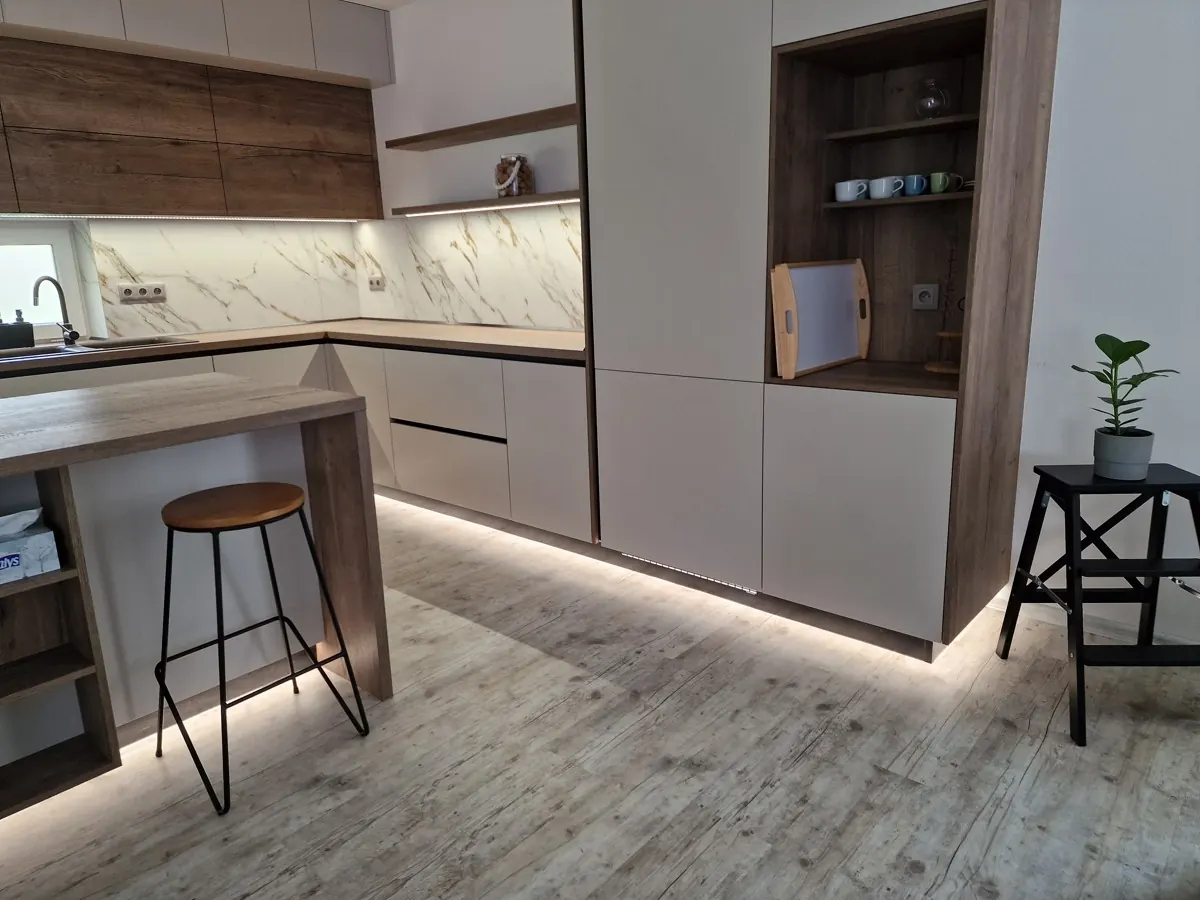 RD Pivín — Kuchyňská linka, Pivín — truhlářská realizace na míru, hlavní fotografie
