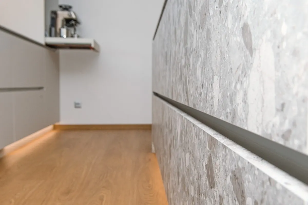 Kuchyňská linka s ostrůvkem — RD Kralice na Hané, Kralice na Hané, truhlářská výroba na míru (foto 38)